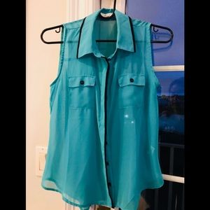 Edge light green top